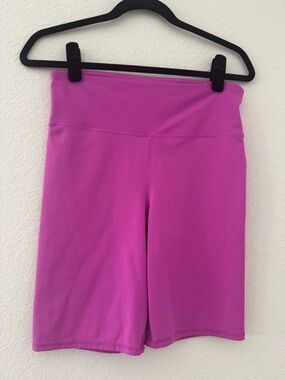 GAPFit Studio Sky High Bike Short Fuschia